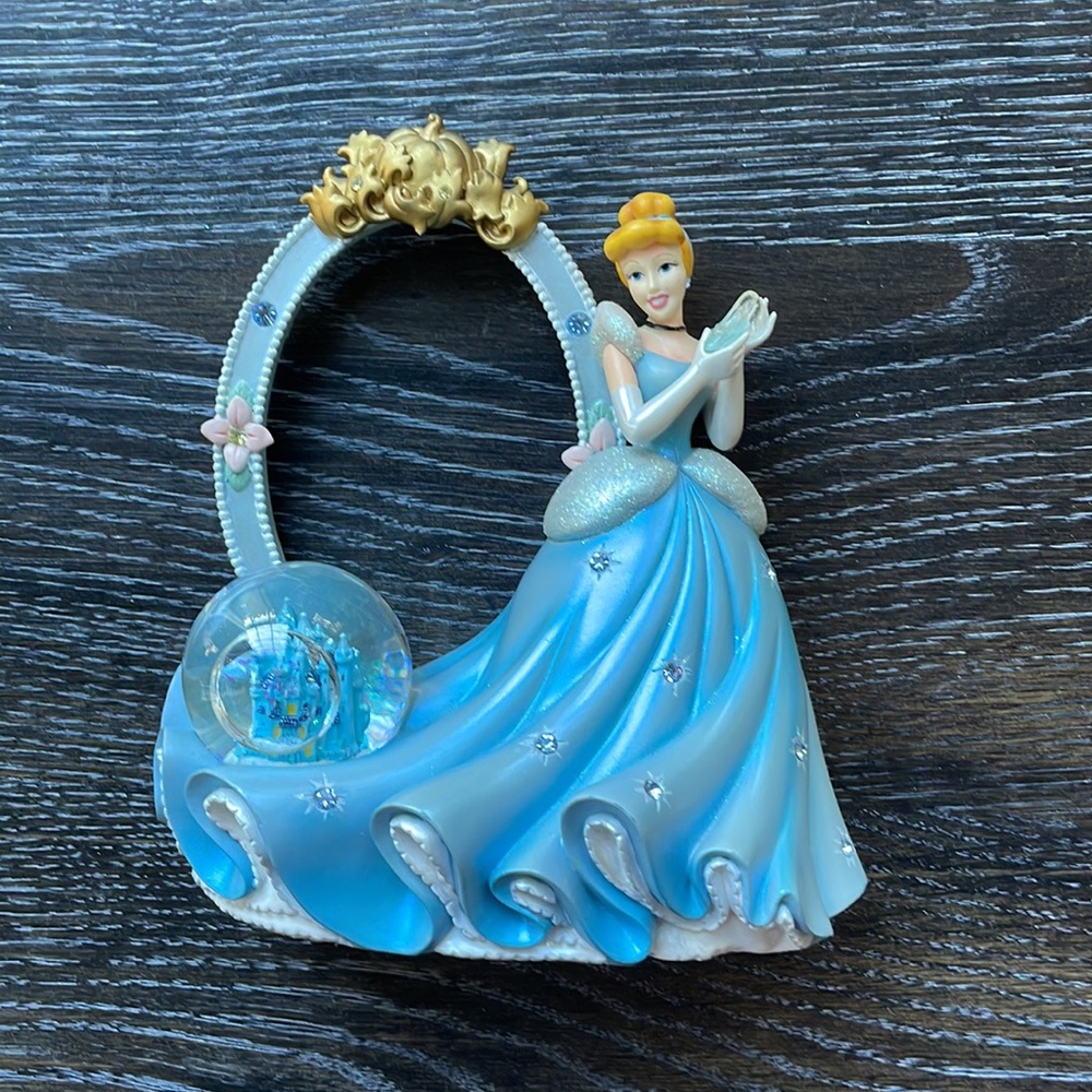 Disney Cinderella frame and mini snow globe of castle